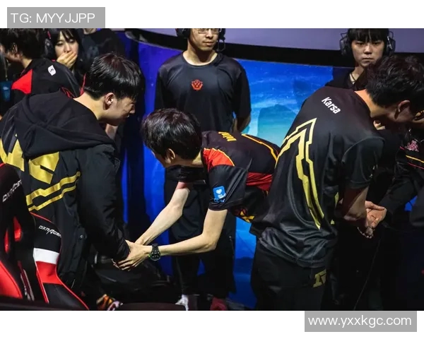 深入分析RNG与FPX比赛的关键策略与经验教训分享 深入分析RNG与FPX比赛的关键策略与经验教训分享