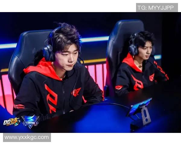 最新和平精英实力排行榜揭晓EDG强势领跑TOP10团队表现引关注实时新闻 最新和平精英实力排行榜揭晓EDG强势领跑TOP10团队表现引关注实时新闻